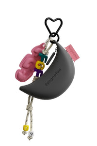 Porte-clés Moony noir avec mousqueton cœur et charms colorés